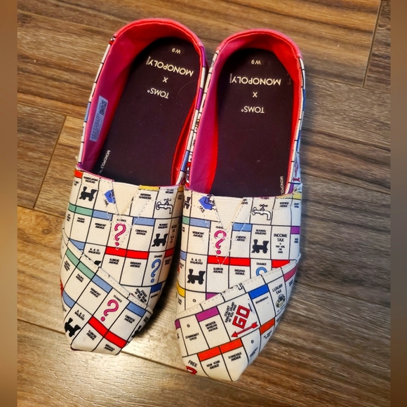 Toms ladies monopoly slip on size 9 - Picture 1 of 3